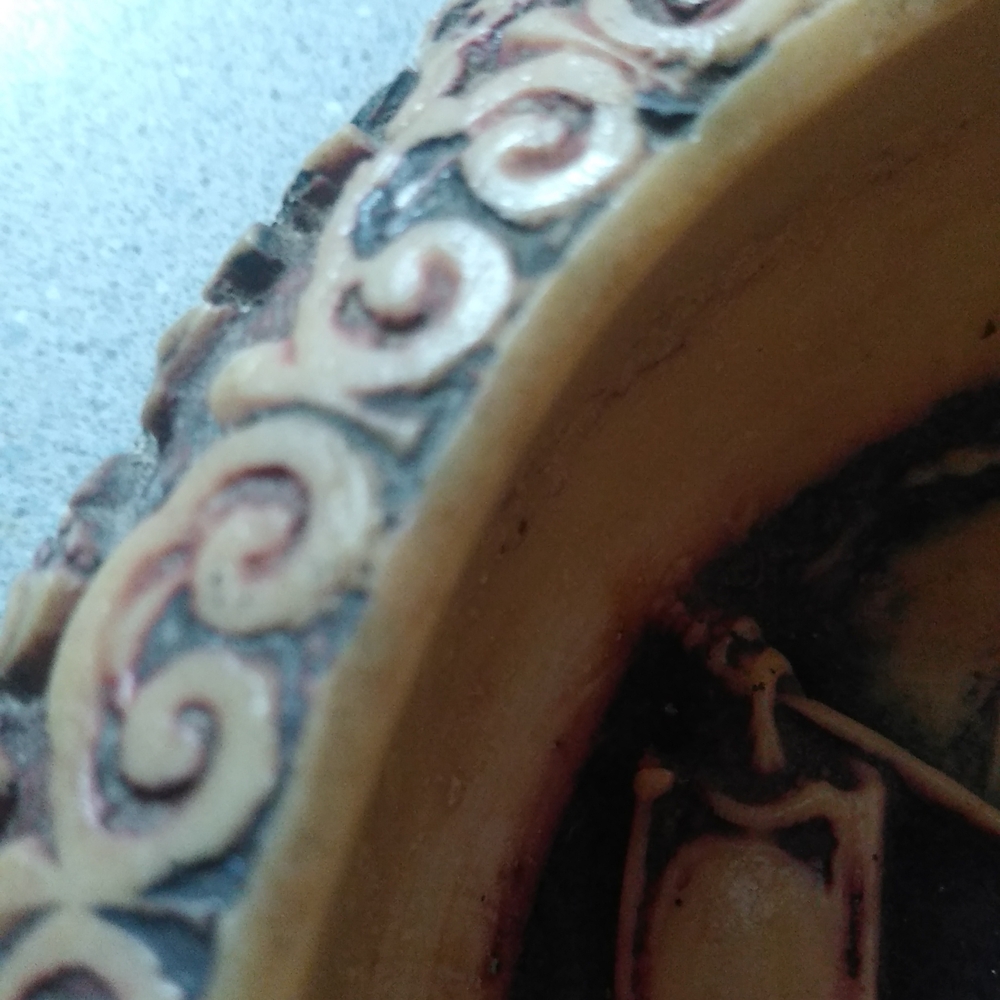 Vintage Decorative Ashtray with Intricate Design - Picture 7 of 9